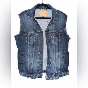Lucky Brand Men’s Denim Vest Large Sleeveless Button Front Trucker
